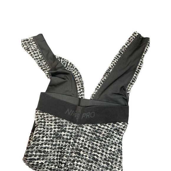 Nike Pro Hyperwarm training tights size medium 25.5” in seam - Picture 11 of 14